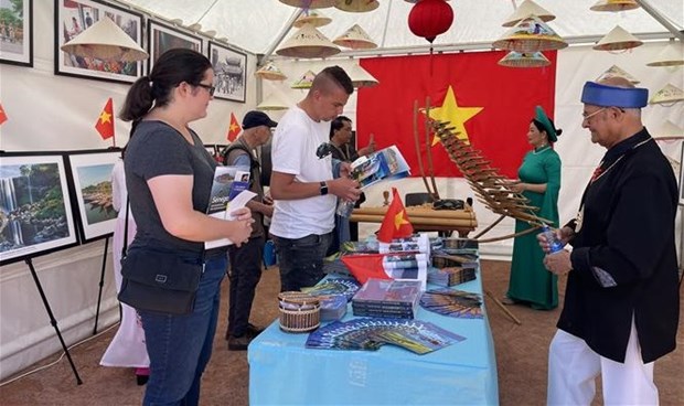 Le Vietnam participe aux des Fêtes consulaires de Lyon